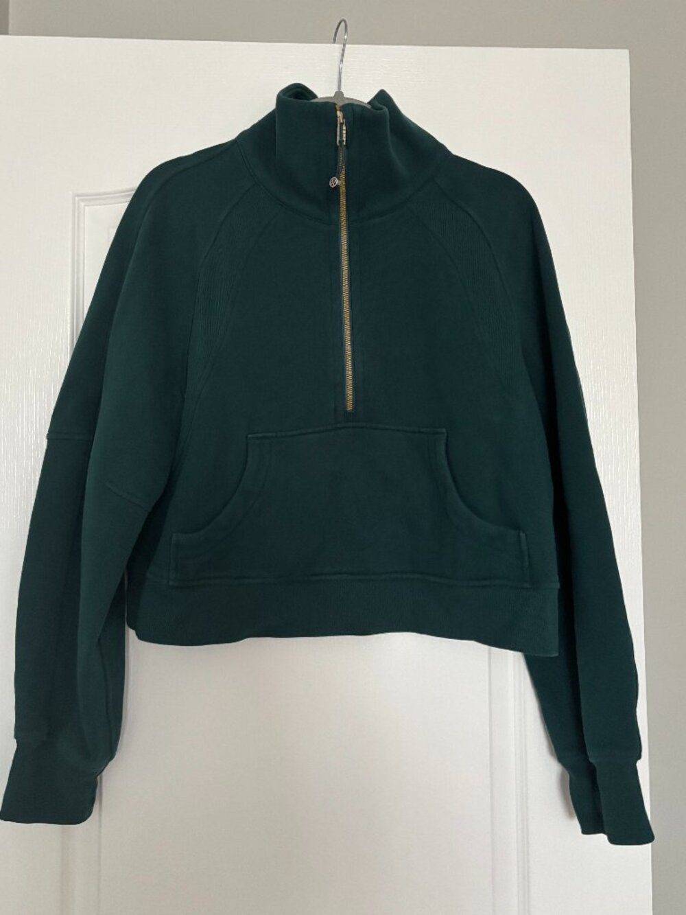 Lululemon Cropped Funnel Scuba